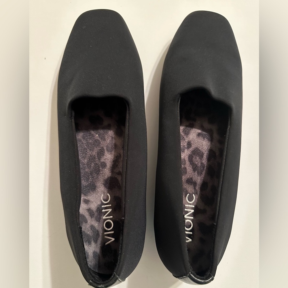 Vionic Powell Women’s 7.5 Low Wedge Square Toe Slip on Shoes Black
